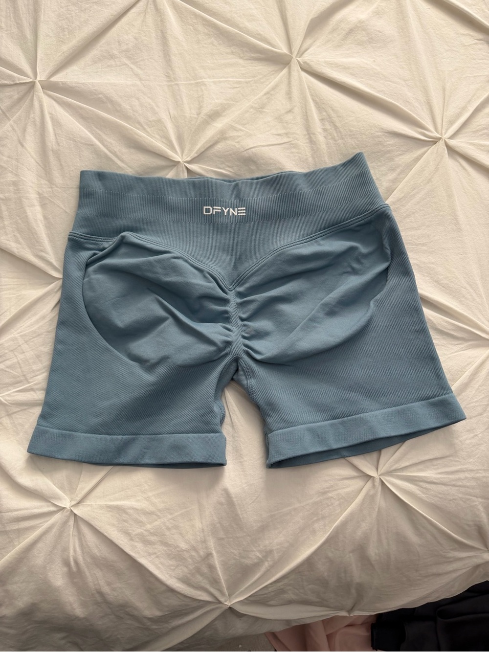 DFYNE Shorts - Picture 2 of 3